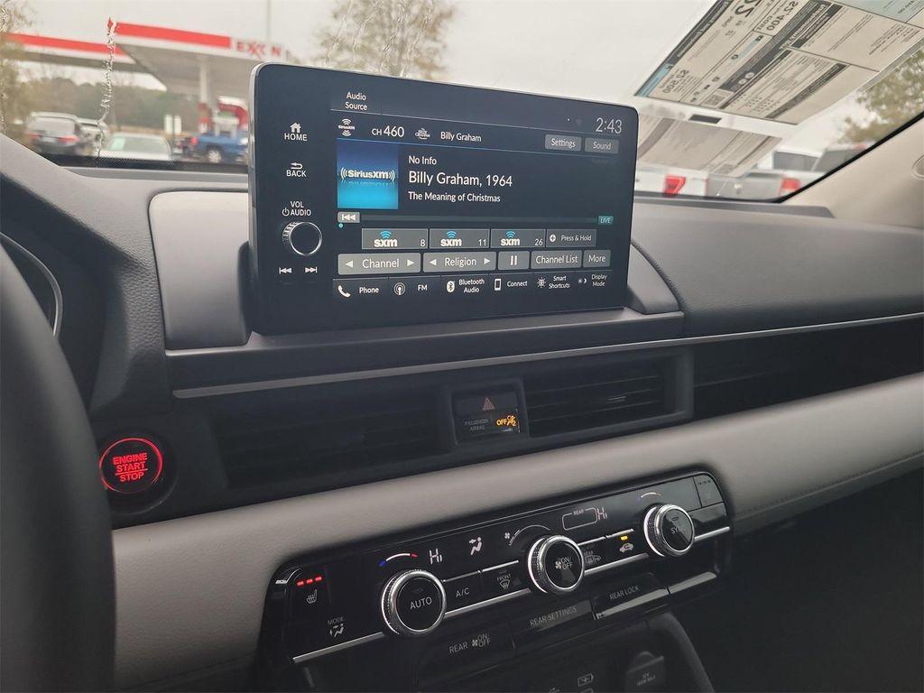 new 2025 Honda Pilot car, priced at $45,450