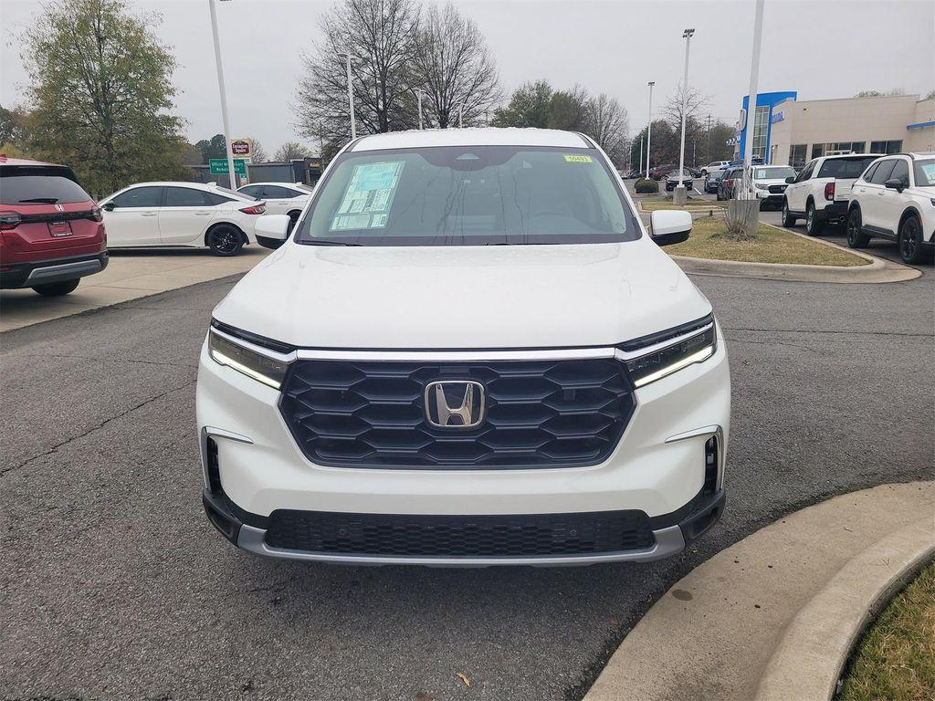 new 2025 Honda Pilot car, priced at $45,450