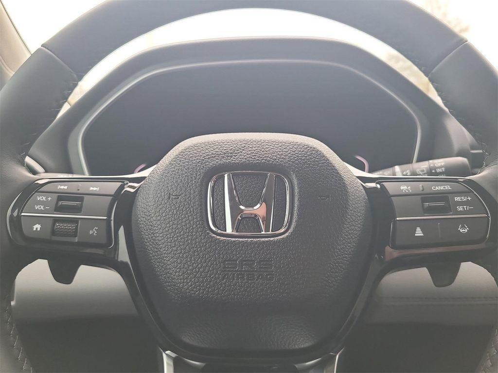 new 2025 Honda Pilot car, priced at $45,450