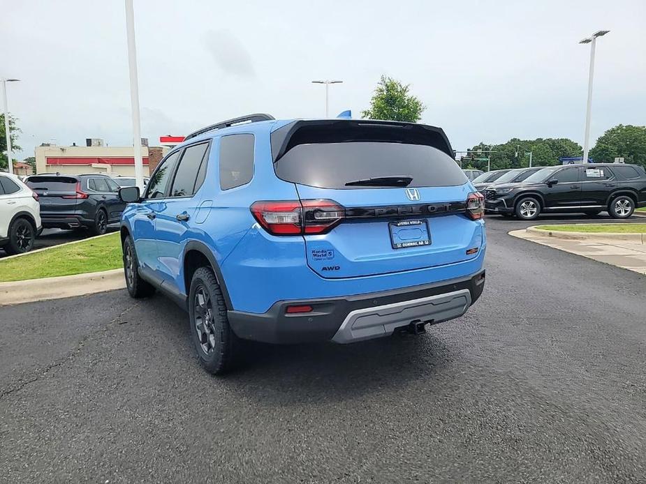 new 2025 Honda Pilot car, priced at $50,950