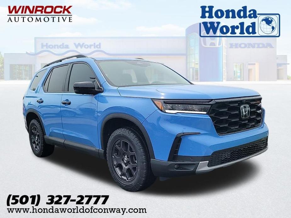 new 2025 Honda Pilot car, priced at $50,950