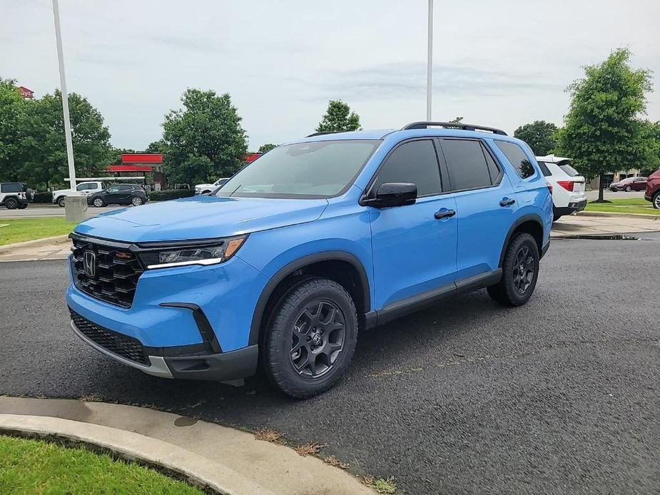 new 2025 Honda Pilot car, priced at $50,950