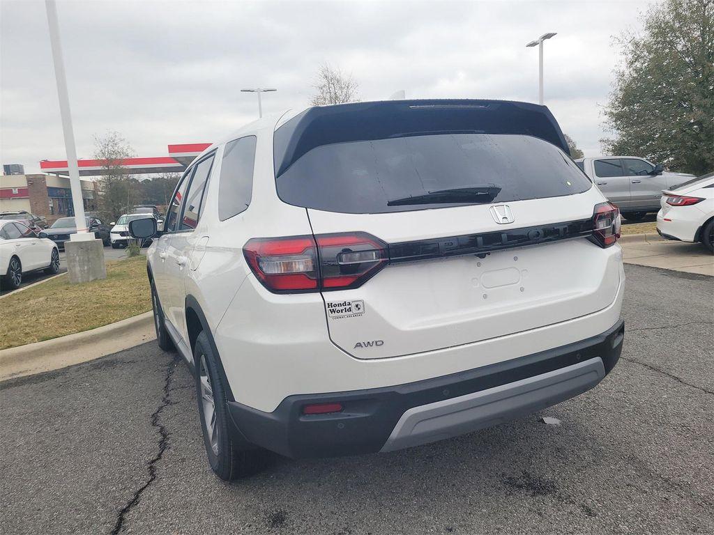 new 2025 Honda Pilot car, priced at $48,280