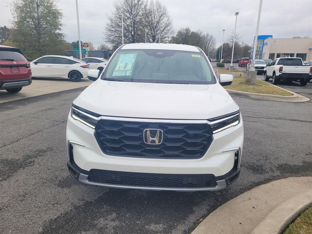 new 2025 Honda Pilot car, priced at $48,280