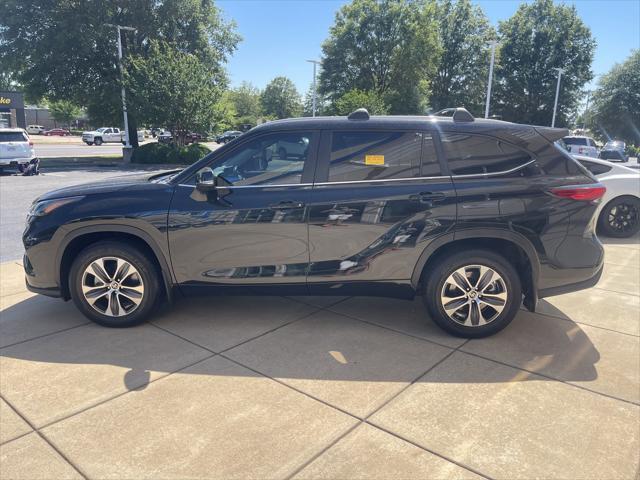 used 2023 Toyota Highlander car, priced at $40,588