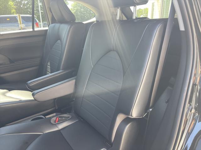 used 2023 Toyota Highlander car, priced at $40,588