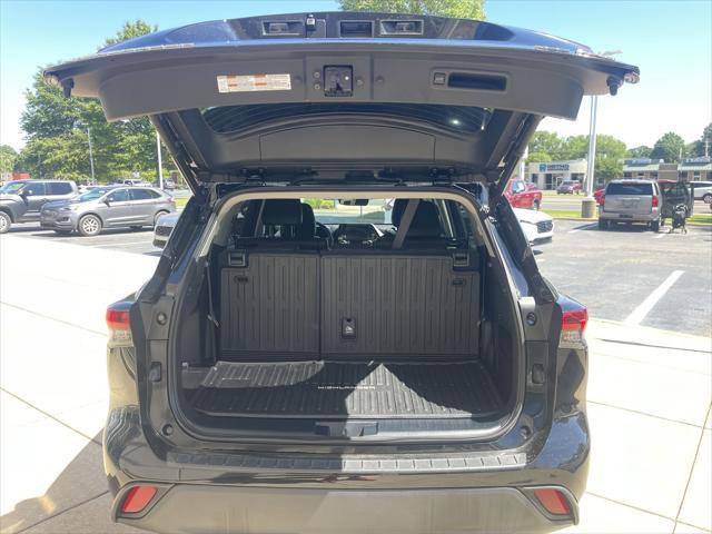 used 2023 Toyota Highlander car, priced at $40,588