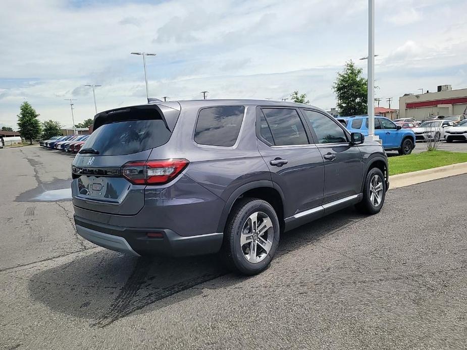 new 2025 Honda Pilot car, priced at $46,695