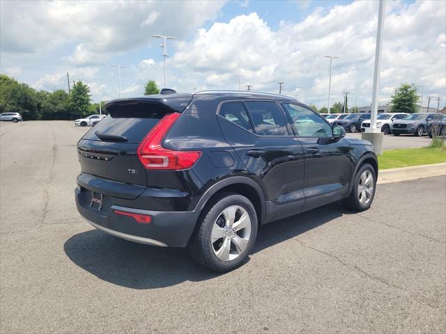 used 2022 Volvo XC40 car, priced at $24,888