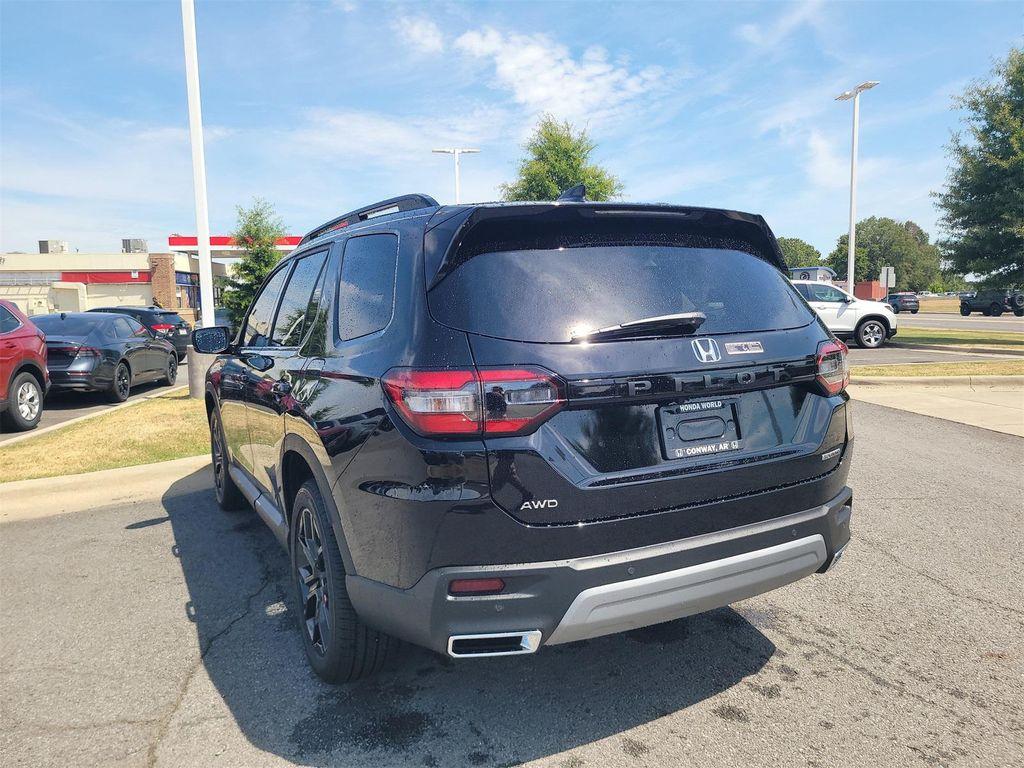 new 2025 Honda Pilot car, priced at $52,950