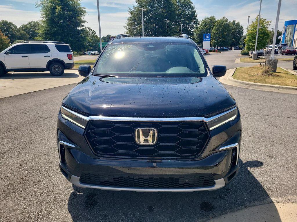 new 2025 Honda Pilot car, priced at $52,950
