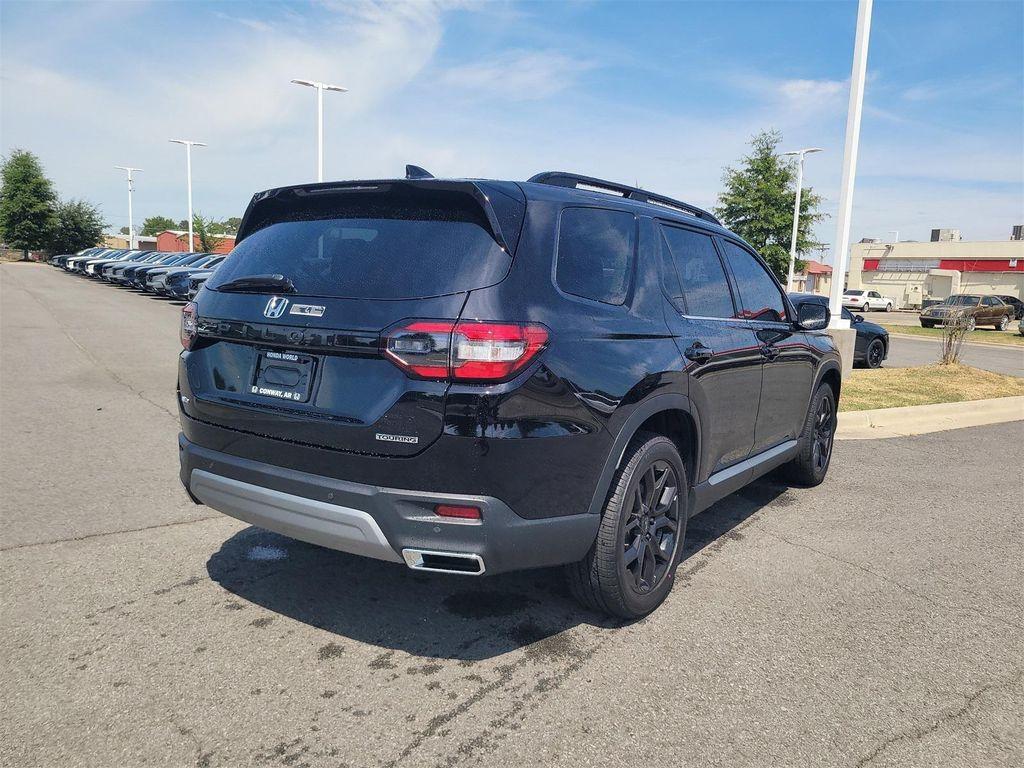 new 2025 Honda Pilot car, priced at $51,300