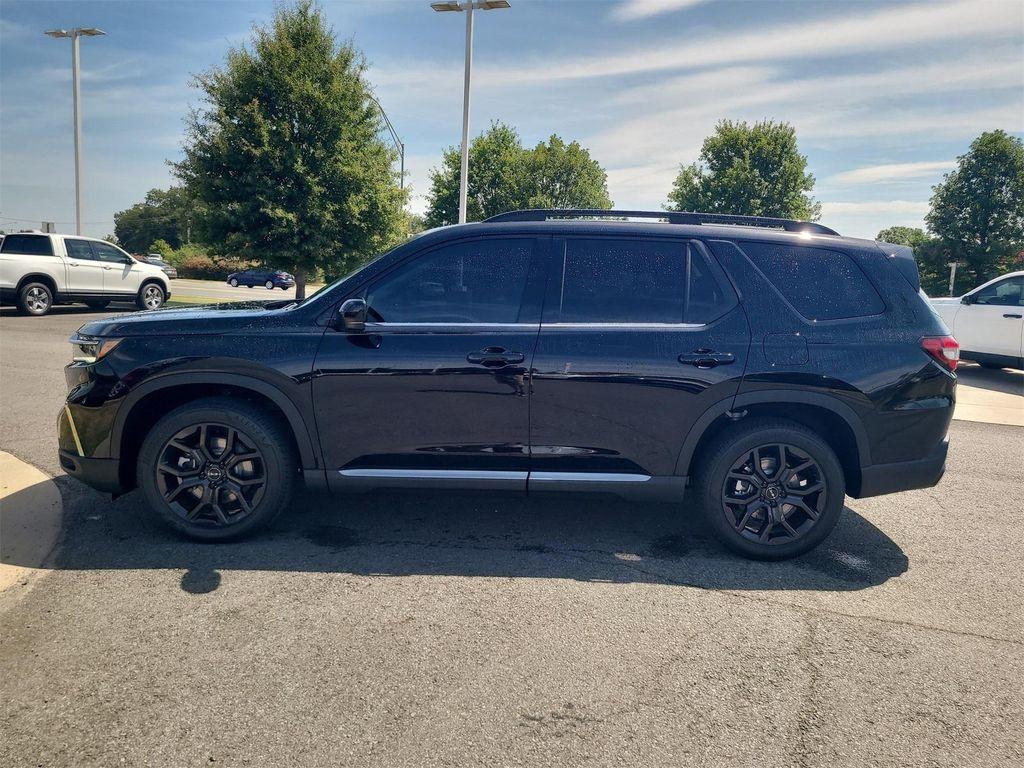 new 2025 Honda Pilot car, priced at $51,300
