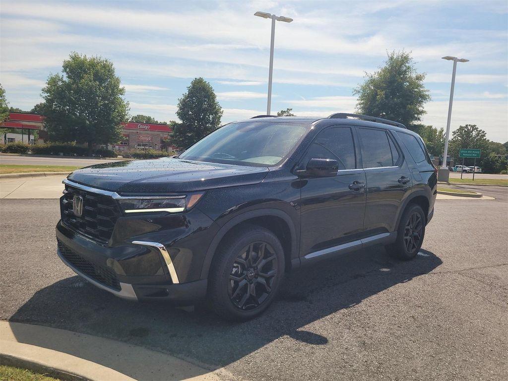 new 2025 Honda Pilot car, priced at $51,300