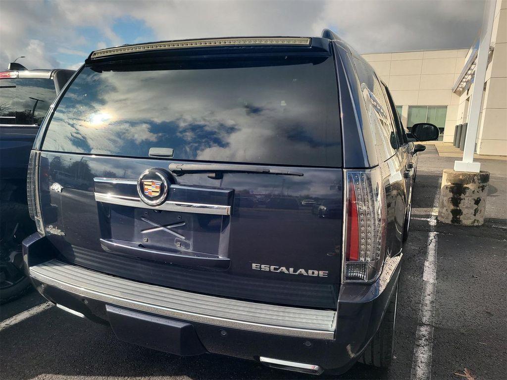 used 2013 Cadillac Escalade car, priced at $18,913