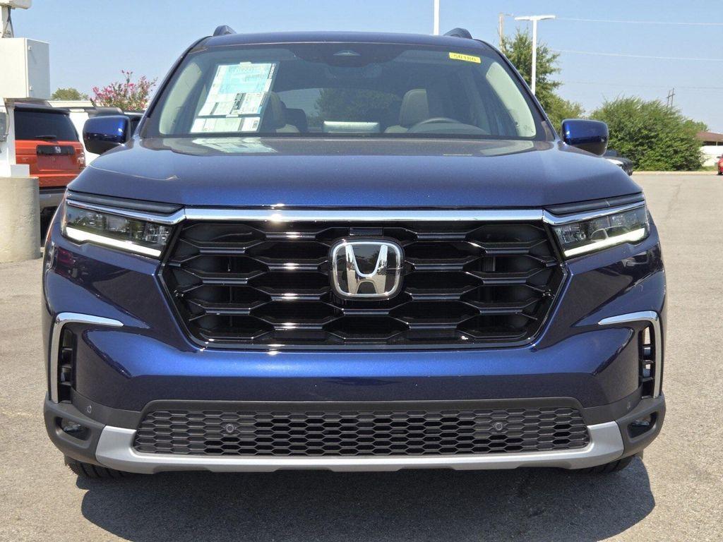 new 2025 Honda Pilot car, priced at $50,095