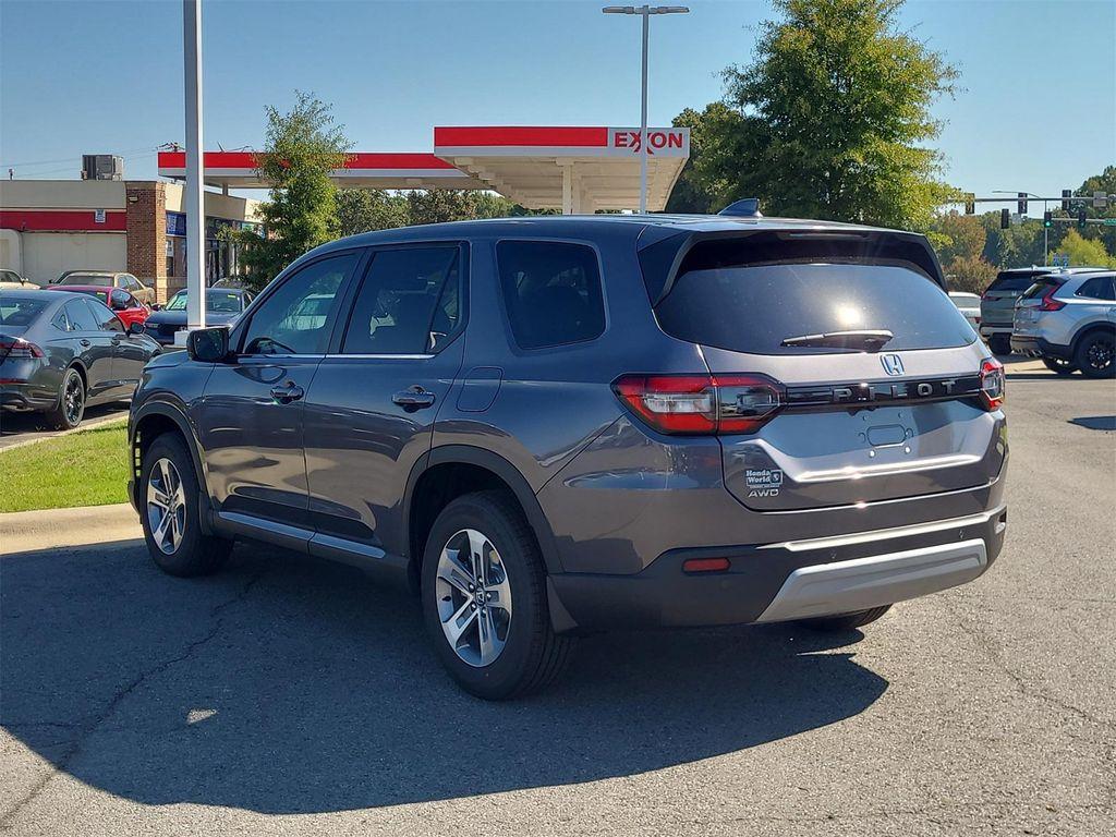 new 2025 Honda Pilot car, priced at $46,095