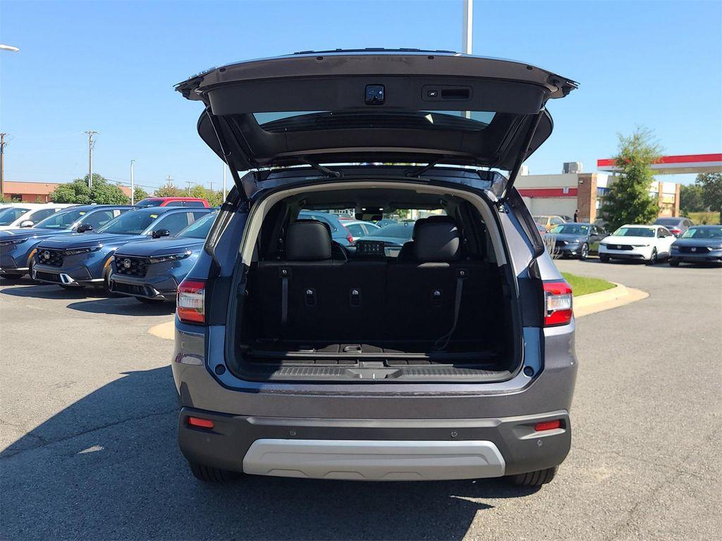 new 2025 Honda Pilot car, priced at $46,095