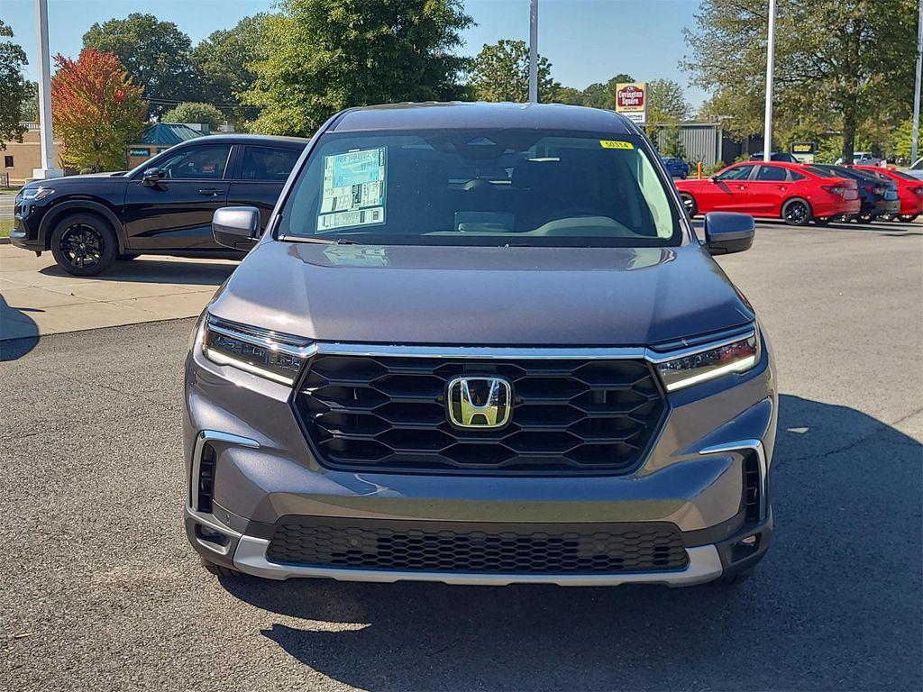 new 2025 Honda Pilot car, priced at $46,095