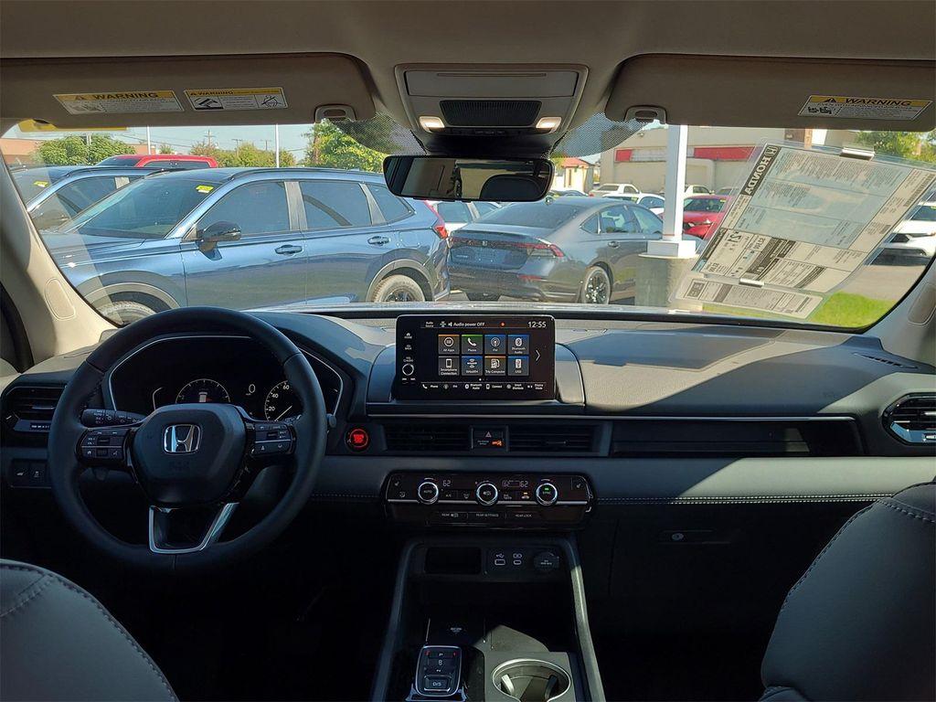 new 2025 Honda Pilot car, priced at $46,095