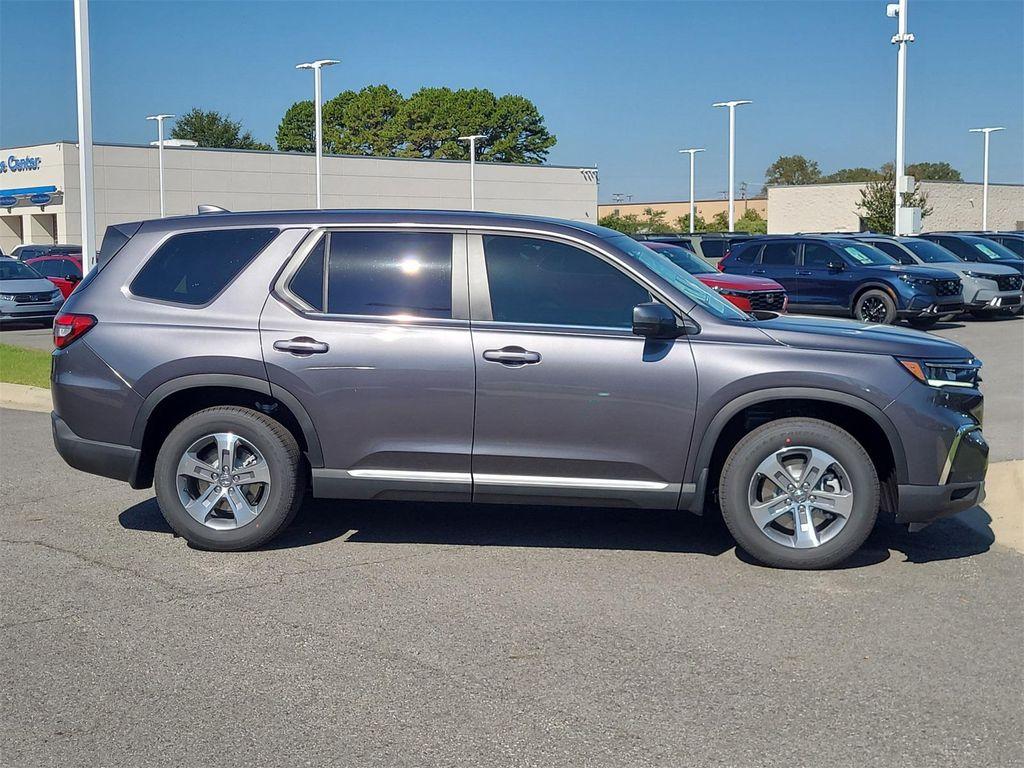 new 2025 Honda Pilot car, priced at $46,095