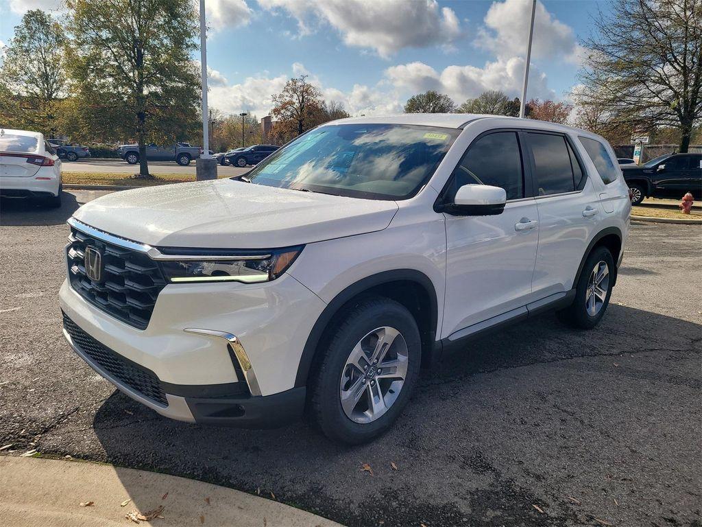 new 2025 Honda Pilot car, priced at $45,450