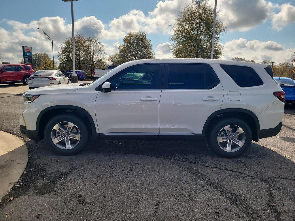 new 2025 Honda Pilot car, priced at $45,450