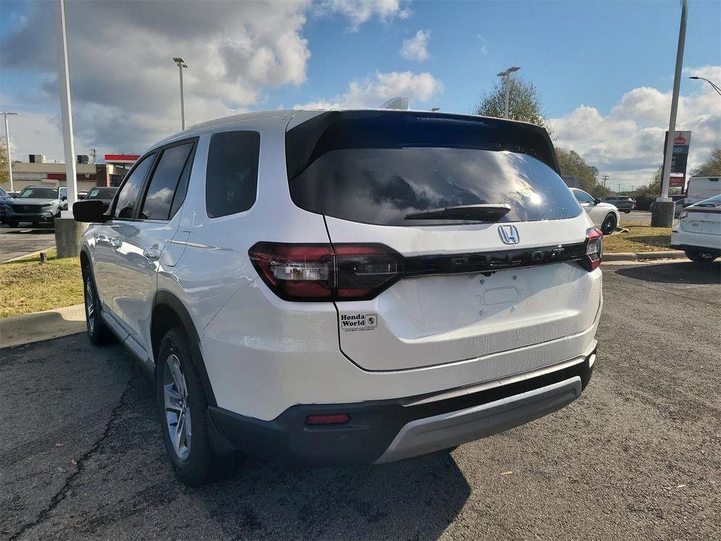 new 2025 Honda Pilot car, priced at $45,450