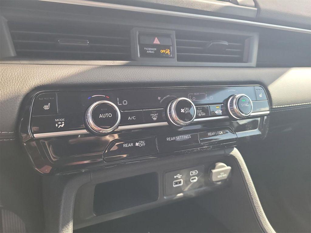 new 2025 Honda Pilot car, priced at $45,450