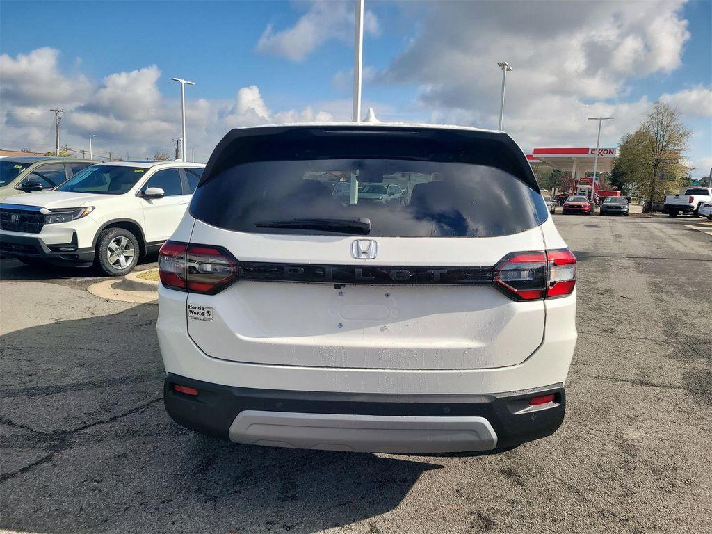 new 2025 Honda Pilot car, priced at $45,450
