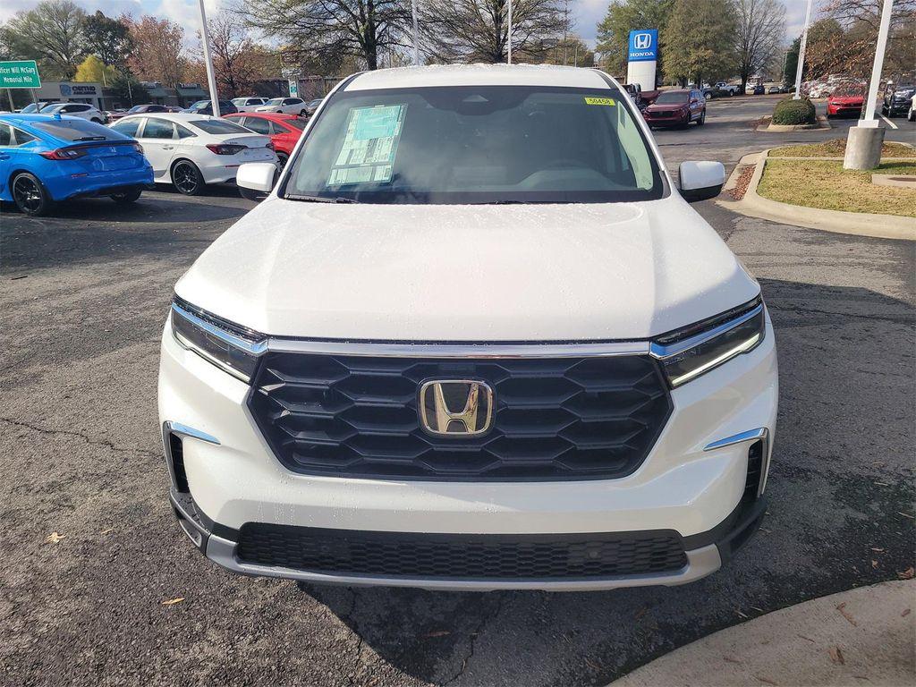 new 2025 Honda Pilot car, priced at $45,450