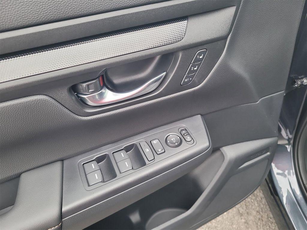 new 2026 Honda CR-V Hybrid car, priced at $38,925