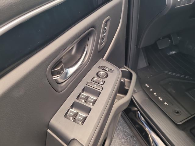 new 2025 Honda Pilot car, priced at $43,950