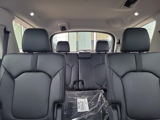 new 2025 Honda Pilot car, priced at $44,405