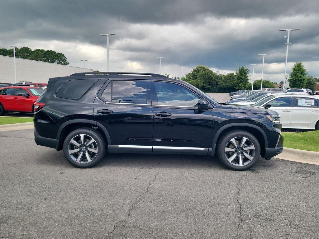 new 2025 Honda Pilot car, priced at $54,530