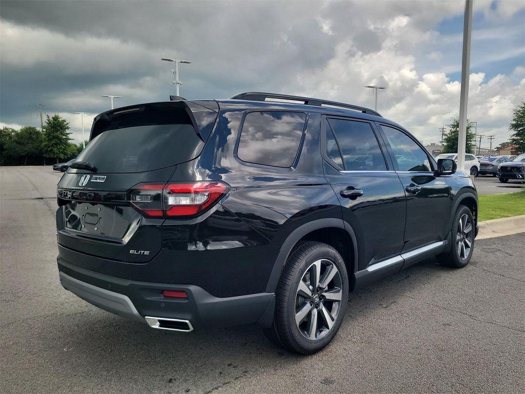 new 2025 Honda Pilot car, priced at $54,530