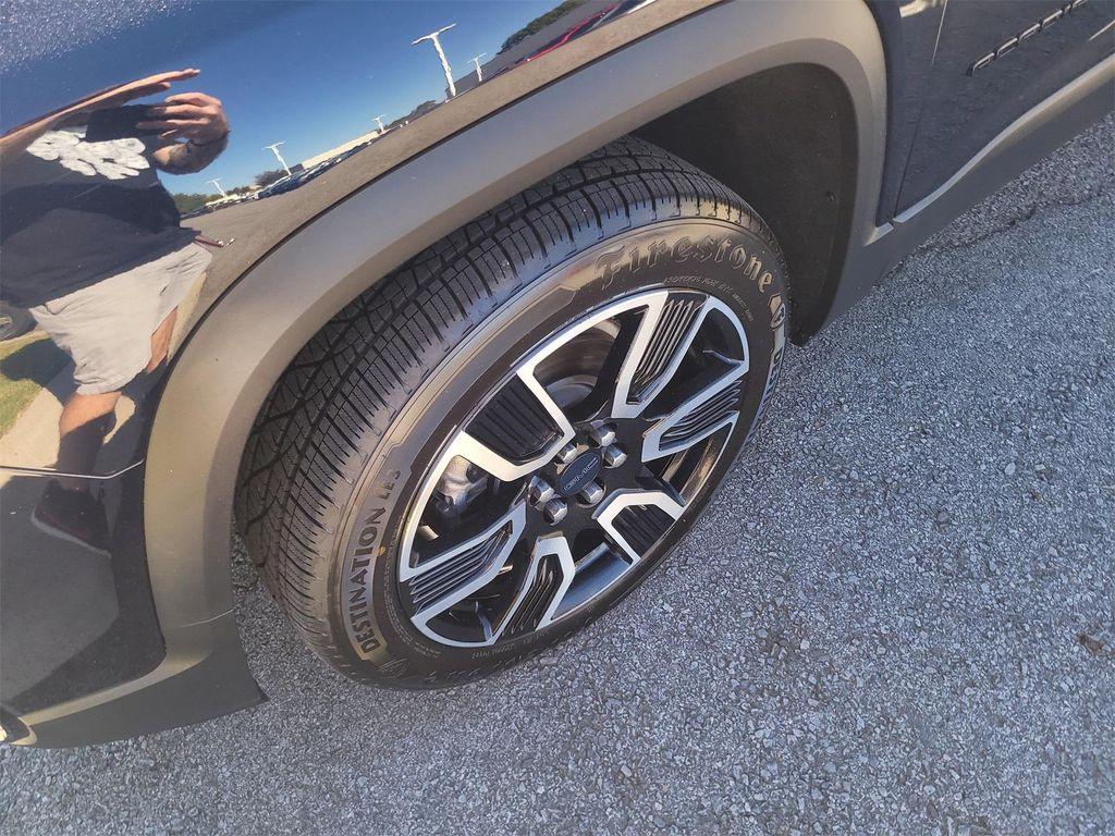 used 2021 GMC Acadia car, priced at $19,938