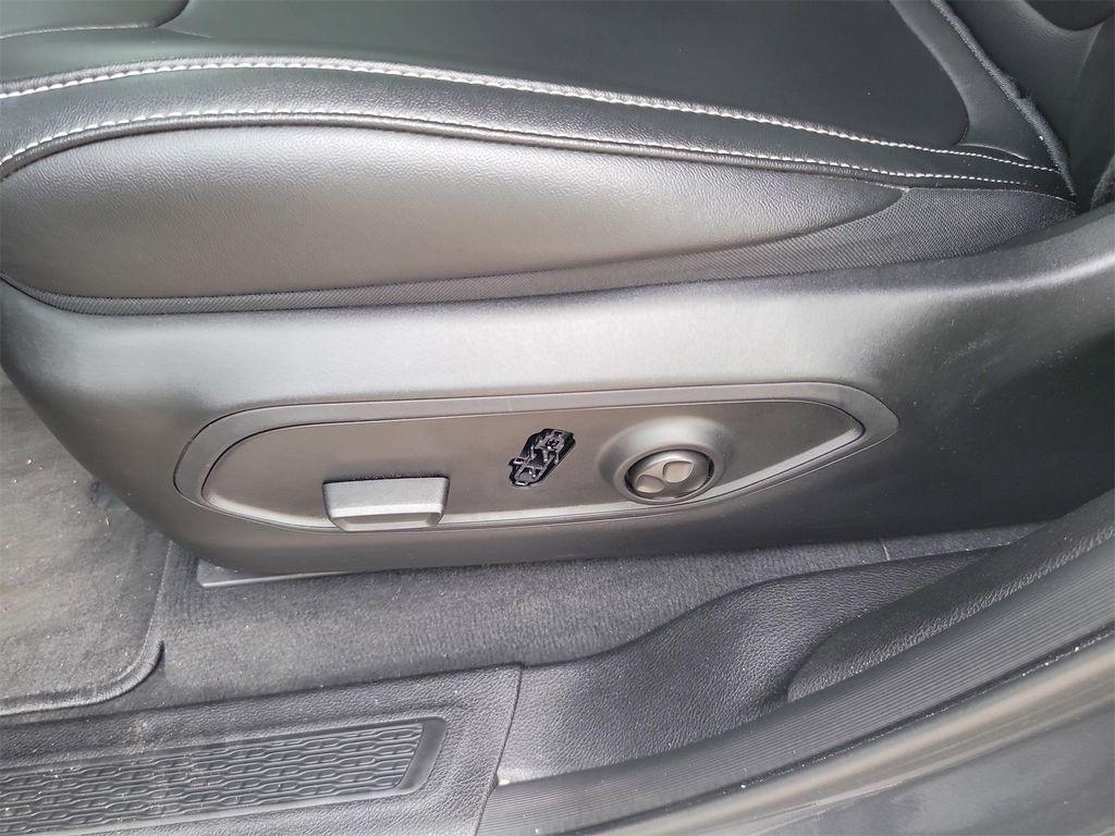 used 2025 Jeep Grand Cherokee L car, priced at $37,988