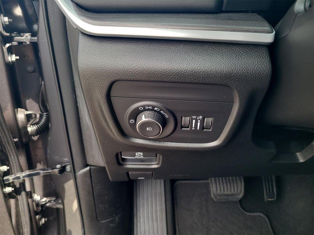 used 2025 Jeep Grand Cherokee L car, priced at $37,988
