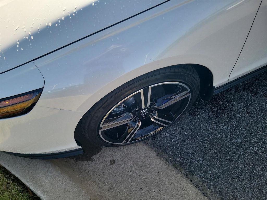 new 2025 Honda Accord Hybrid car, priced at $34,305