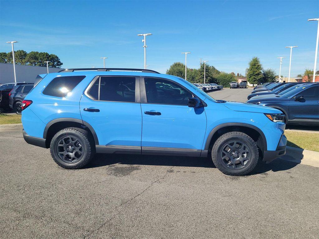 new 2025 Honda Pilot car, priced at $51,350