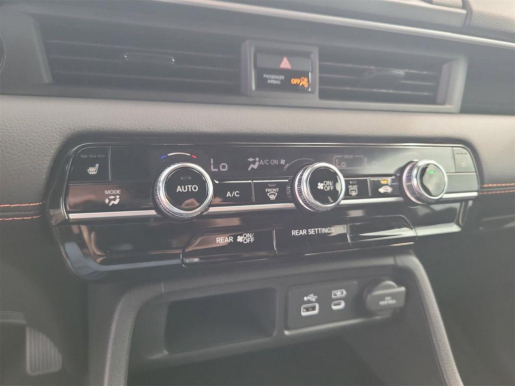 new 2025 Honda Pilot car, priced at $44,250