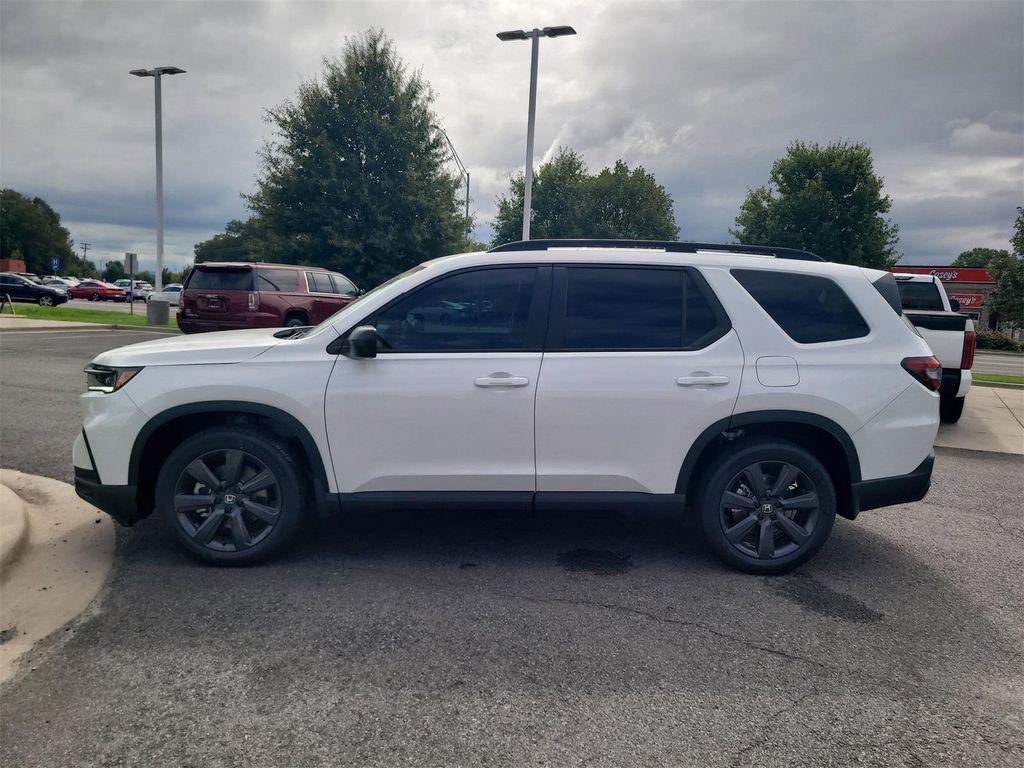 new 2025 Honda Pilot car, priced at $44,250