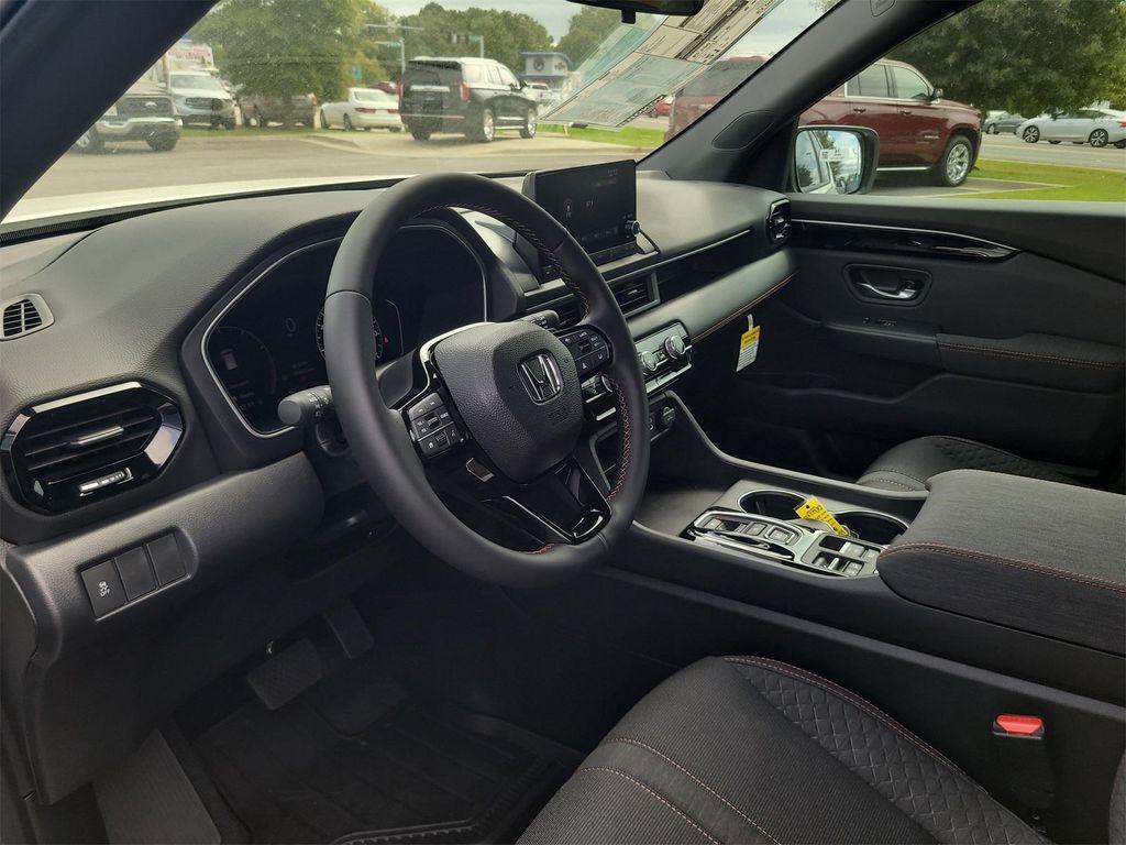new 2025 Honda Pilot car, priced at $44,250