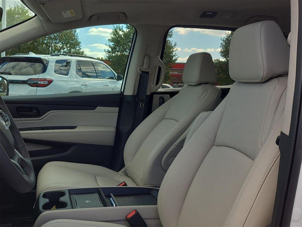 new 2026 Honda Odyssey car, priced at $41,742