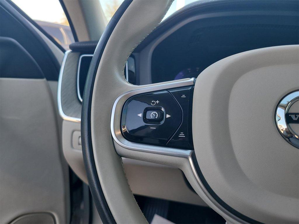 used 2022 Volvo XC60 car, priced at $33,298