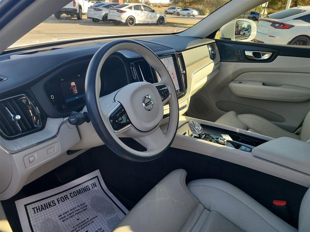 used 2022 Volvo XC60 car, priced at $33,298
