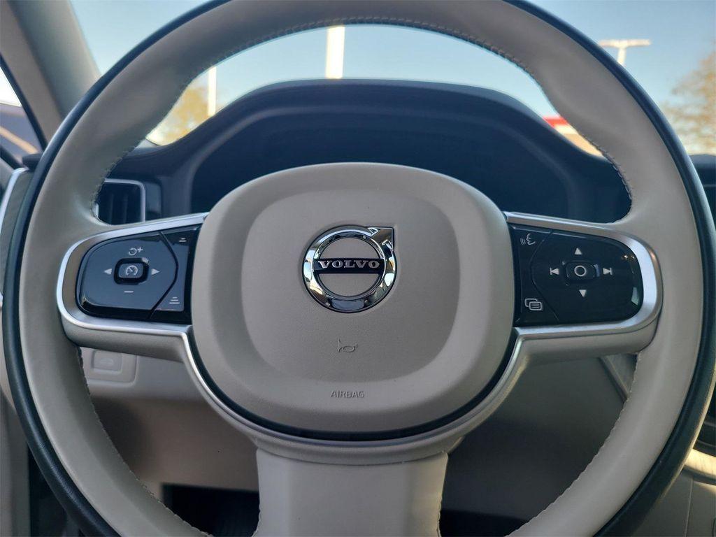 used 2022 Volvo XC60 car, priced at $33,298