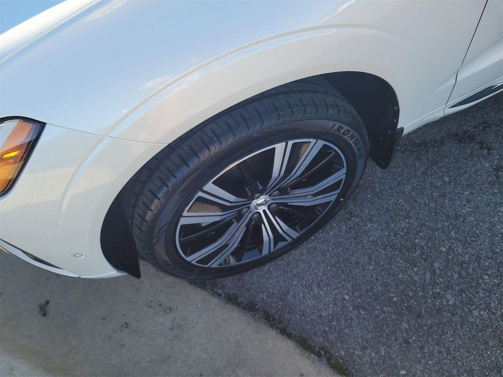 used 2022 Volvo XC60 car, priced at $33,298