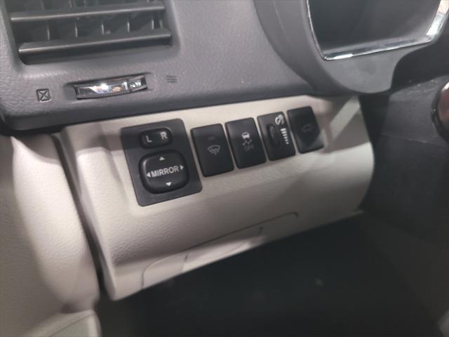 used 2013 Toyota Highlander car, priced at $13,988